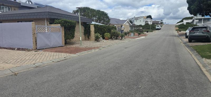 4 Bedroom Property for Sale in Outeniqua Strand Western Cape